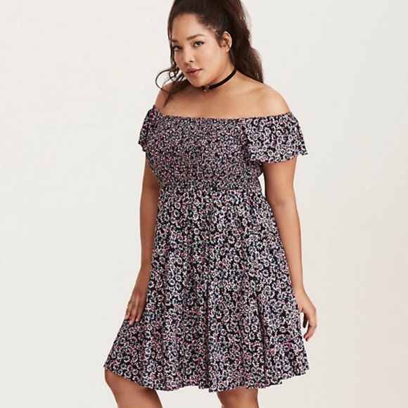 torrid Dresses & Skirts - TORRID FLORAL PRINT SMOCKED OFF-SHOULDER DRESS 2x